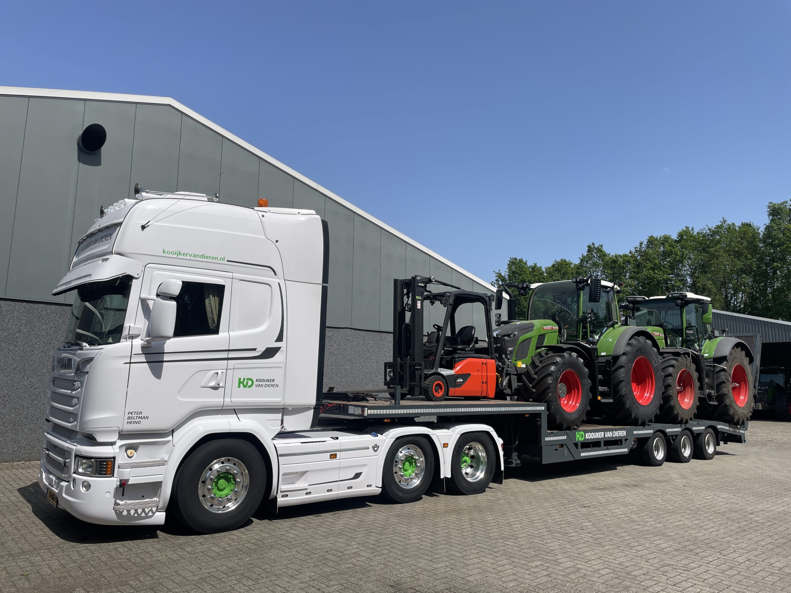 Transport van tractoren en landbouwmachines